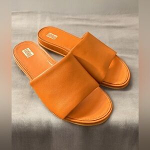 NWT Women's Gracie Leather Pool Slides Mule Color: Brown Size 5